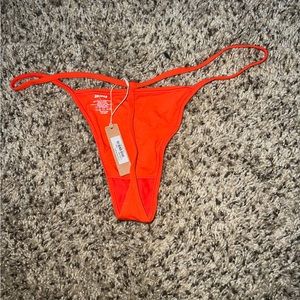 NWT Large SKIMS Fits Everybody T-String Thong